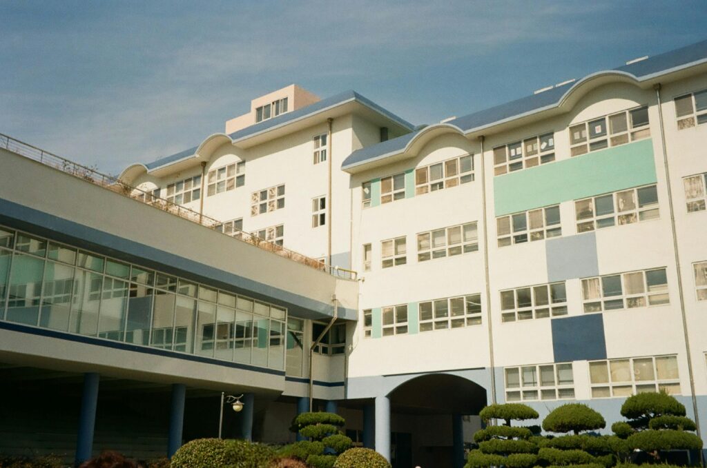 Forex & Accommodation – Getting Settled Smoothly Abroad